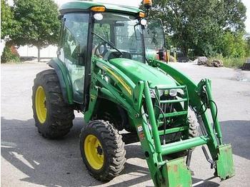 JOHN DEERE 4520 - Traktori