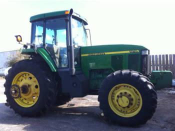 JOHN DEERE 7810 - Traktori
