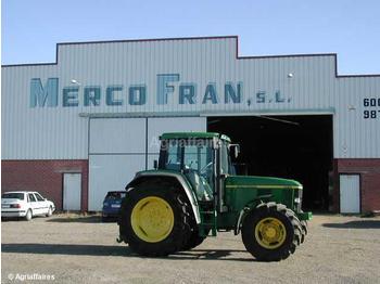 John Deere 6910 DT - Traktori