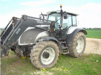 Valtra T 180 - Traktori
