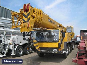 XCMG QY70K 8x4 crane truck - Ajoneuvonosturi